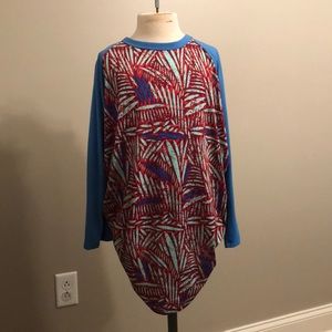 Tropical 3 quarter sleeve tee.